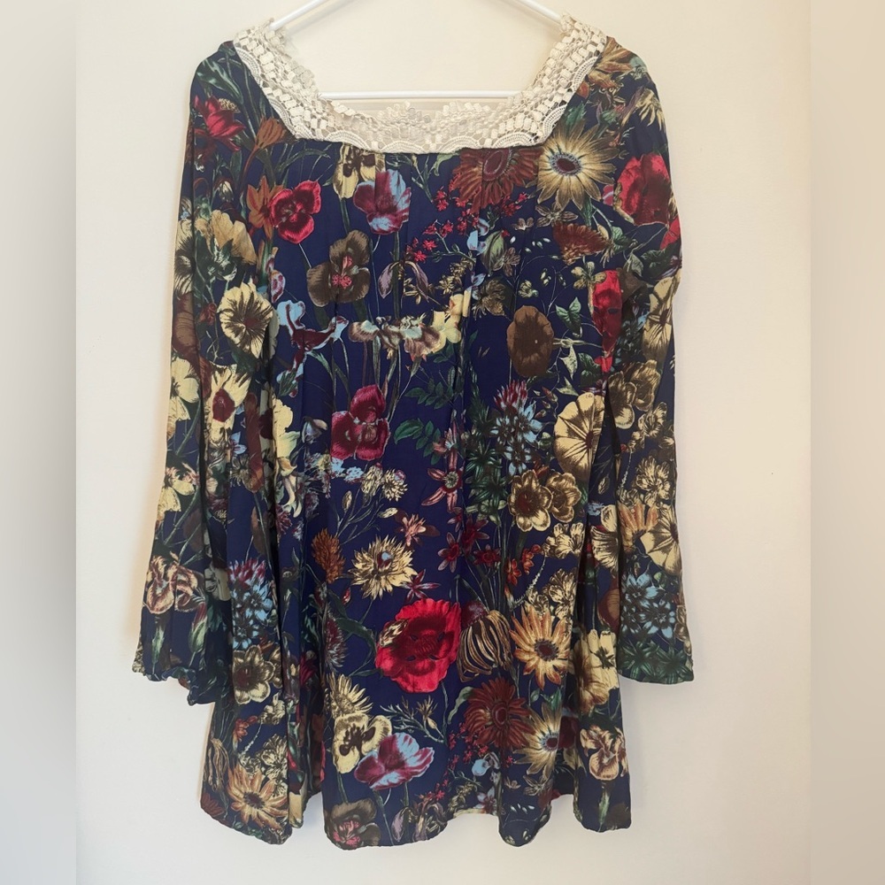 Umgee Floral Boho Whimsigoth Tunic Top Lace V-Neck Bell Sleeve Women’s Medium - Picture 2 of 6